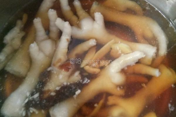 酱汁鸡脚的做法图解4