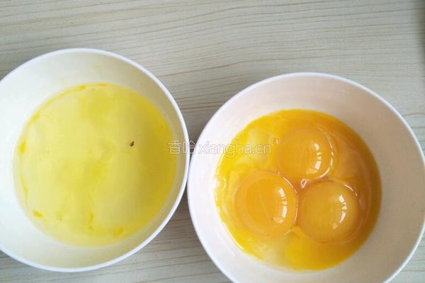油炸小黑鱼的做法图解2