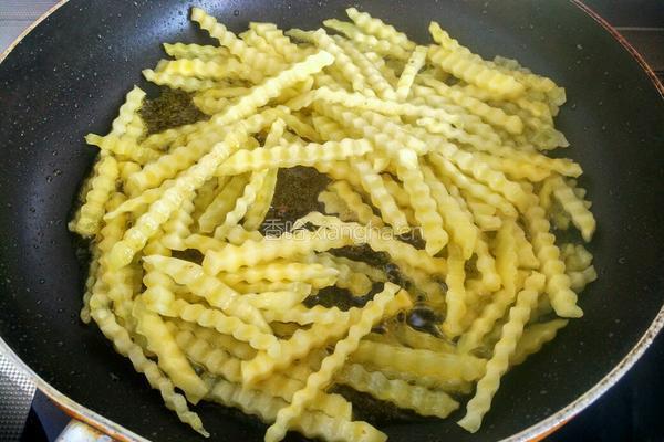 五花肉土豆香锅的做法图解5