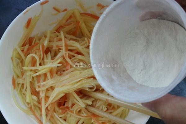土豆丝鸡蛋饼的做法图解3
