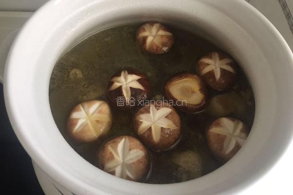 西洋参母鸡汤的做法图解6