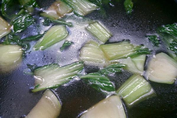 蔬菜肉丸蝴蝶面的做法图解6