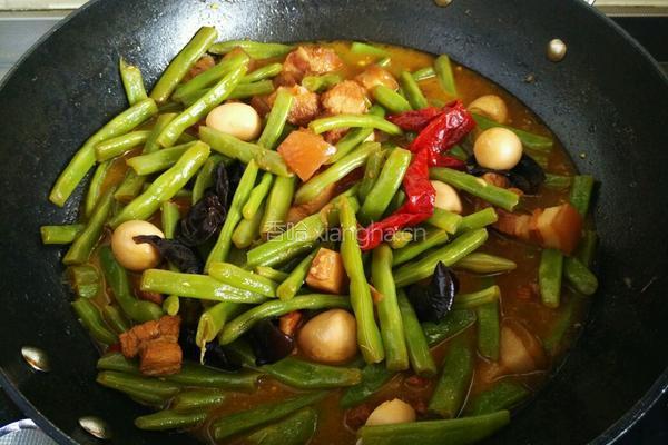 四季豆炖五花肉的做法图解13