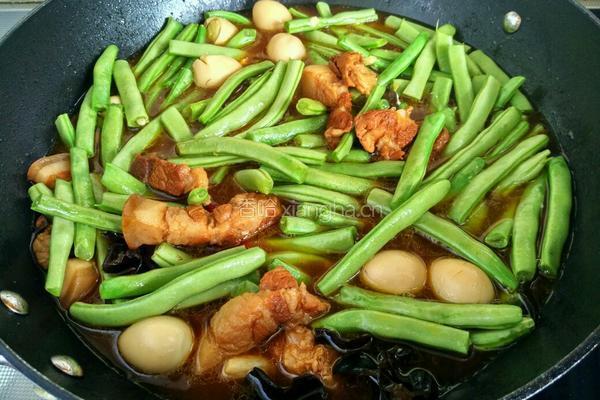 四季豆炖五花肉的做法图解12