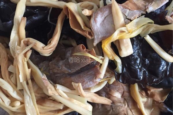 海棠家治愈打卤面的做法图解1