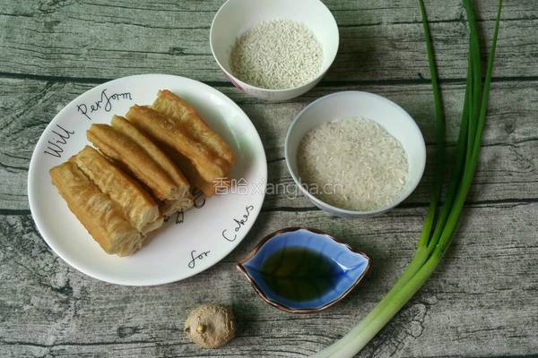油条粥的做法图解1