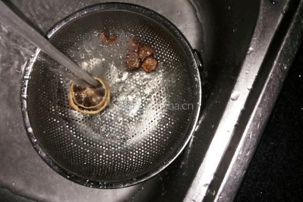 柠檬山楂解渴茶的做法图解1