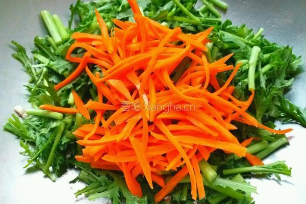 茼蒿炒肉的做法图解5