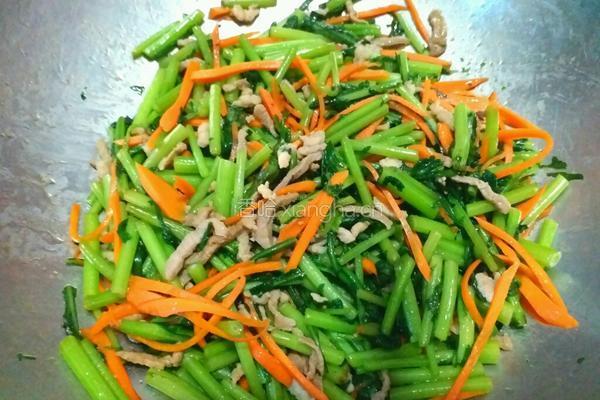 茼蒿炒肉的做法图解7