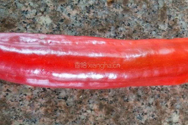辣椒炒鸡蛋的做法图解1
