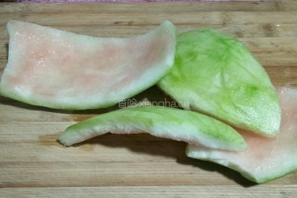 清炒西瓜皮的做法图解2