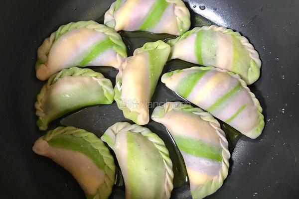 电饭煲煎饺的做法图解2