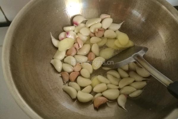 大蒜头烧段鳝的做法图解5