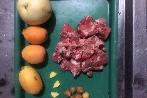 双果雪梨清肺汤的做法图解1