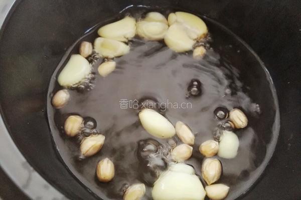 大蒜花生止咳汤的做法图解6