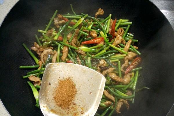 蒜台炒肉丝的做法图解8