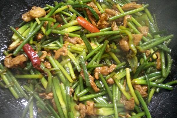 蒜台炒肉丝的做法图解10