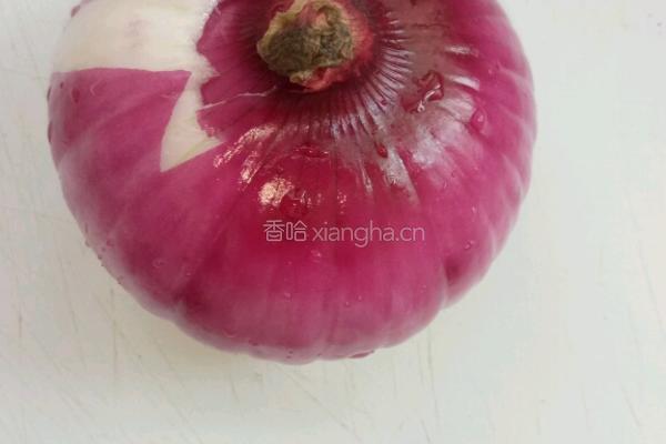 凉拌洋葱的做法图解1
