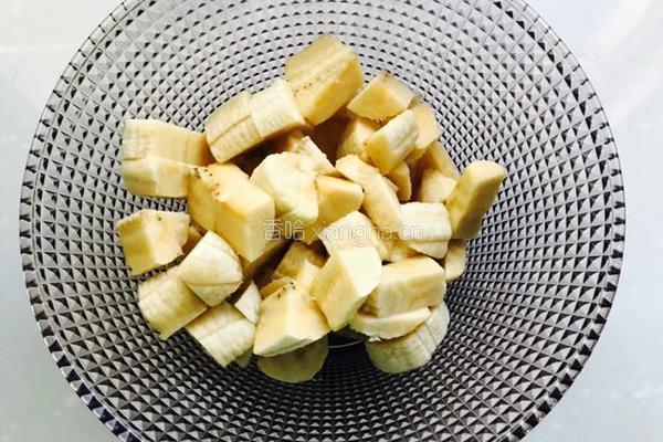 豆浆机自制香蕉奶昔的做法图解3