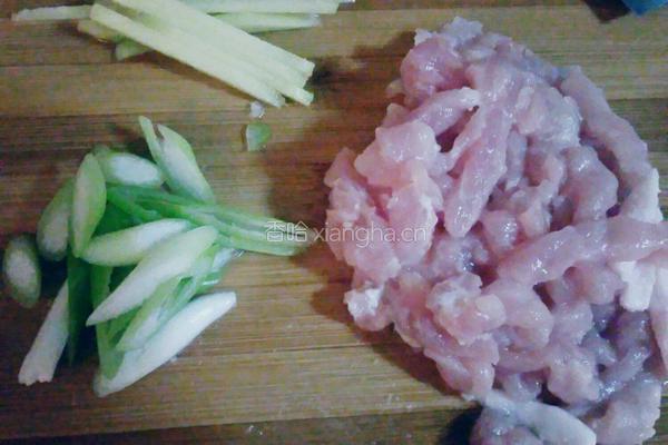 芹菜炒肉丝的做法图解4