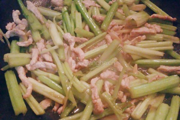 芹菜炒肉丝的做法图解11