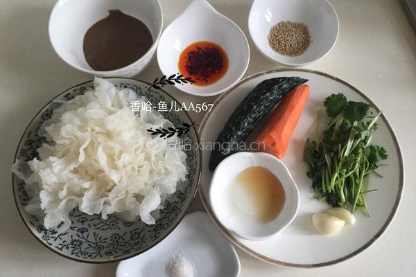 芝麻酱拌银耳的做法图解1