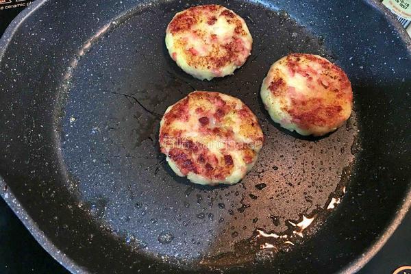 培根土豆饼的做法图解8