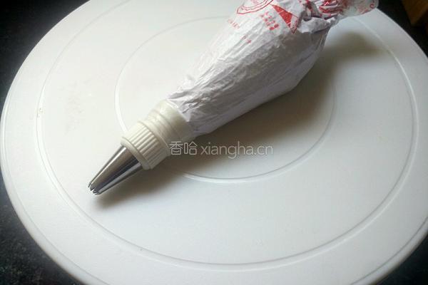 翻糖装饰淡奶油双层蛋糕的做法图解10