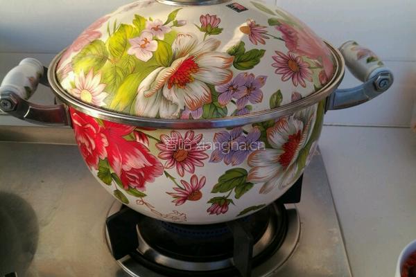 桃胶银耳枸杞红枣养生汤的做法图解4