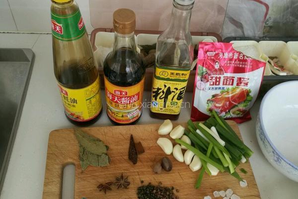 小块儿坛肉的做法图解1