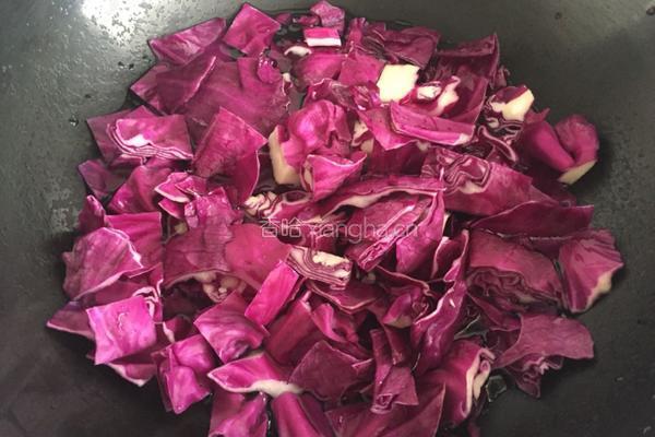蔬汁金鱼饺子（韭菜馅）的做法图解2