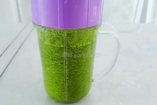 炝拌菠菜汁面的做法图解5