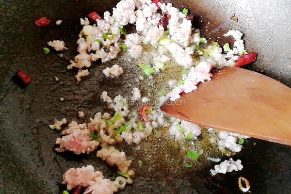 雪菜肉末的做法图解4