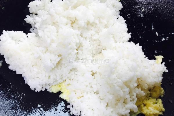 鹅蛋翡翠炒饭的做法图解10