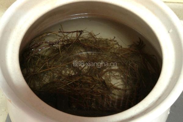 煲鸡骨草的做法图解2
