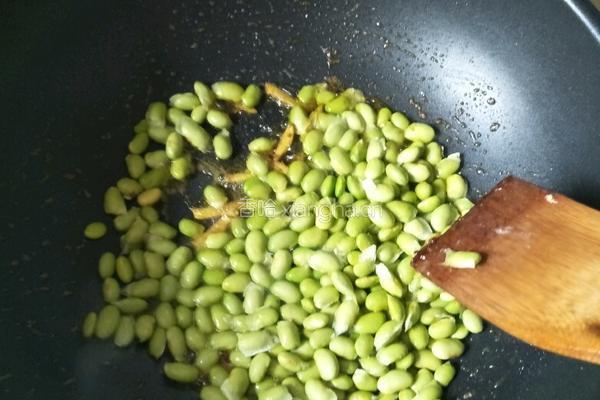 毛豆炒肉丝的做法图解8