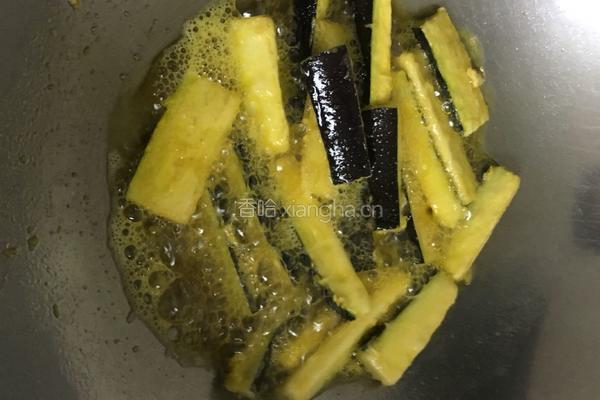 红烧茄子酿肉末的做法图解1