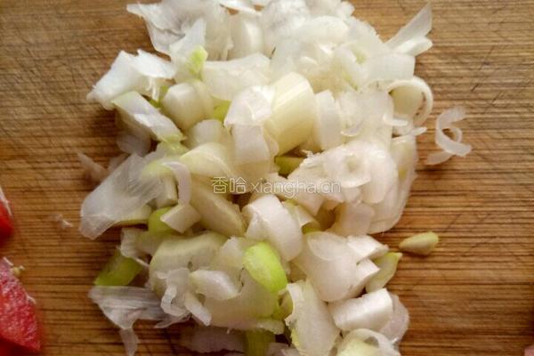 香菇火腿肠挂面的做法图解4