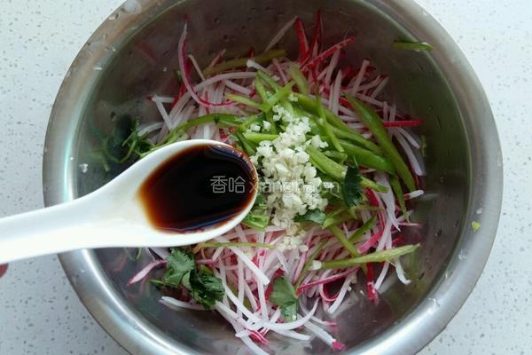 凉拌水萝卜的做法图解4