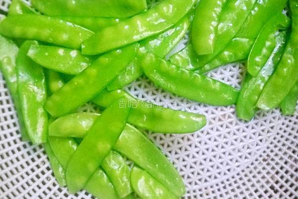 荷兰豆炒腊肠的做法图解4