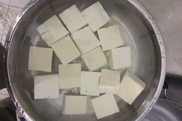 泥鳅豆腐汤的做法图解1