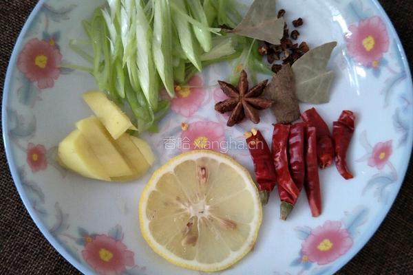 凉拌鸡腿肉的做法图解2