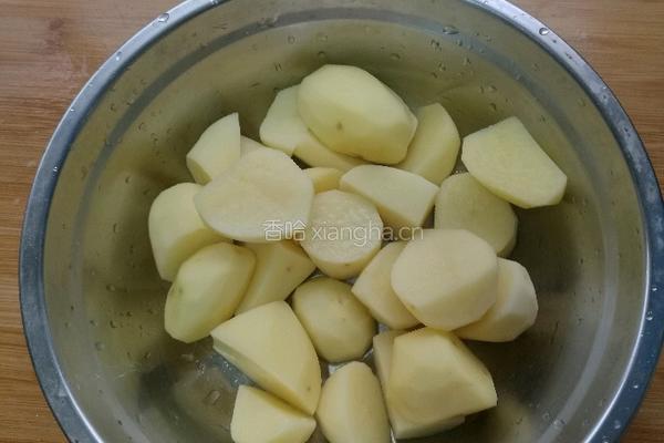 土豆红烧肉闷饭的做法图解2