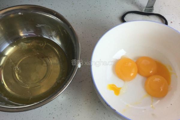 抹茶奶油蛋糕卷的做法图解1