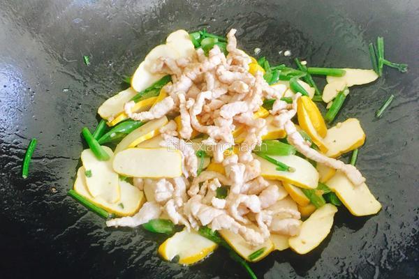 芹菜肉丝炒黄豆腐的做法图解11