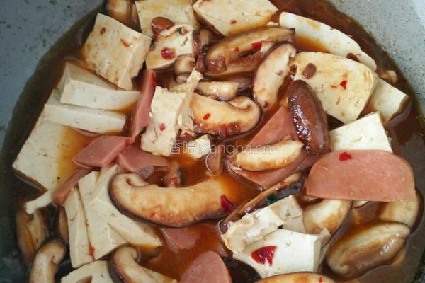 香菇火腿炖豆腐的做法图解7