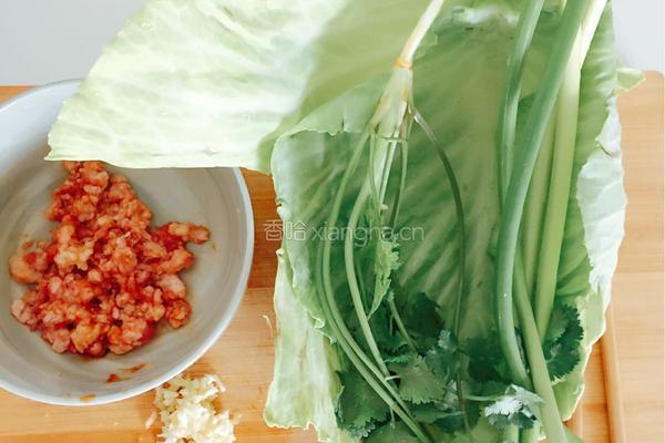 肉末蒜薹包菜打卤面的做法图解1