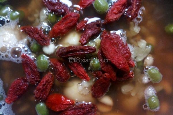 美颜绿豆珍珠粒汤