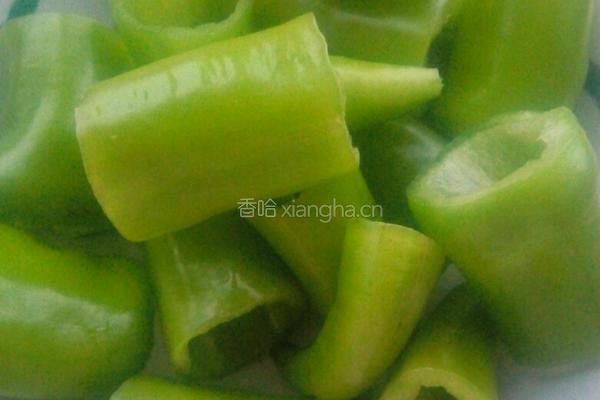 虎皮尖椒的做法图解1