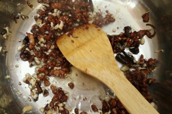 香菇肉沫炒凉粉的做法图解3